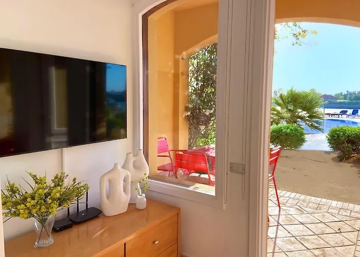 Magical 2br Ground/free Pool & Lagoon Access @elgouna Apartman *