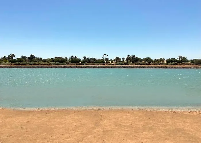 Magical 2br Ground/free Pool & Lagoon Access @elgouna Apartman